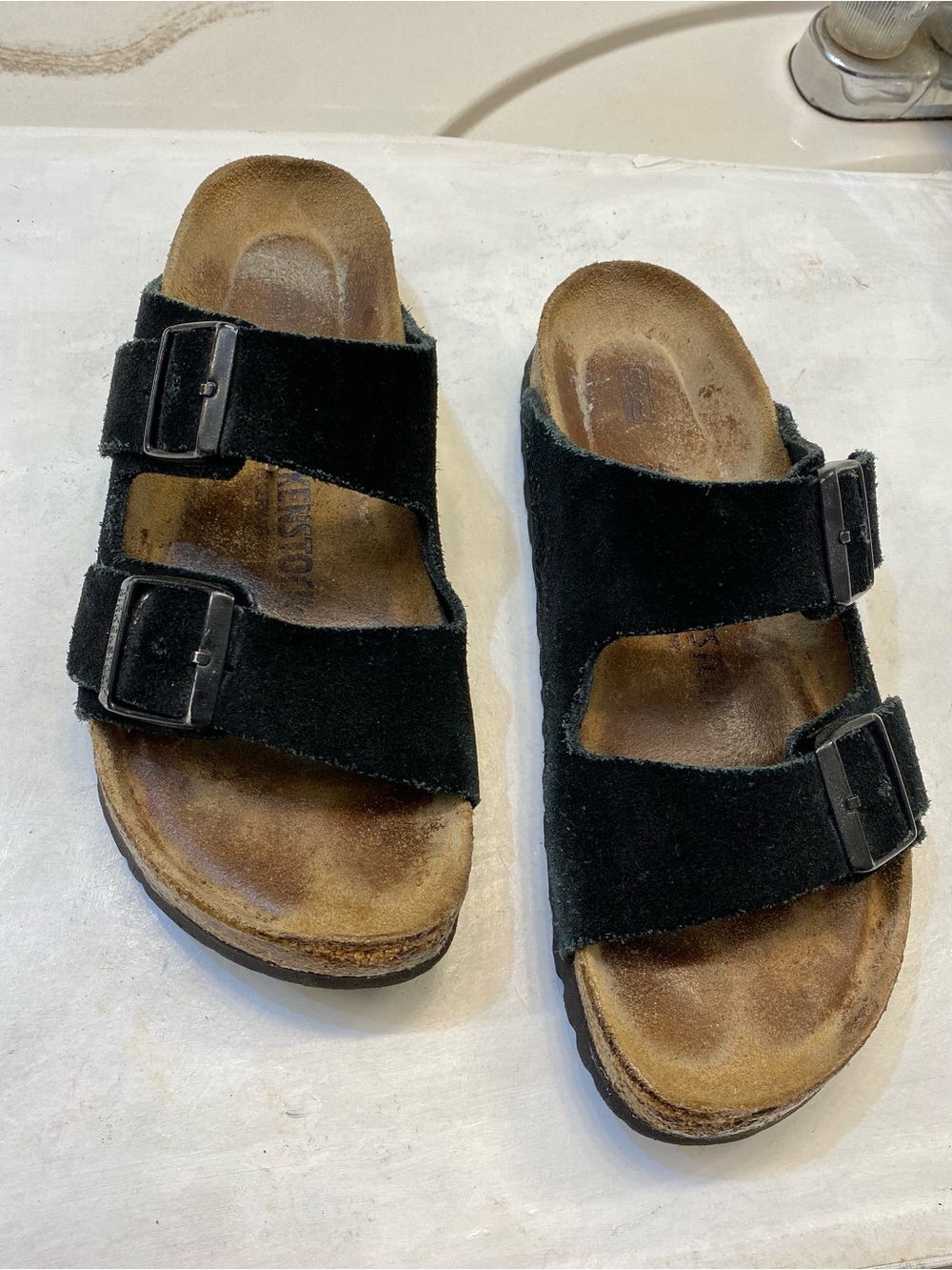 Birkenstock Arizona sandal size 40, ladies size 9, men’s size 7 good condition